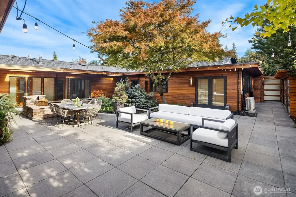 3033 Fairweather Place Hunts Point WA 98004