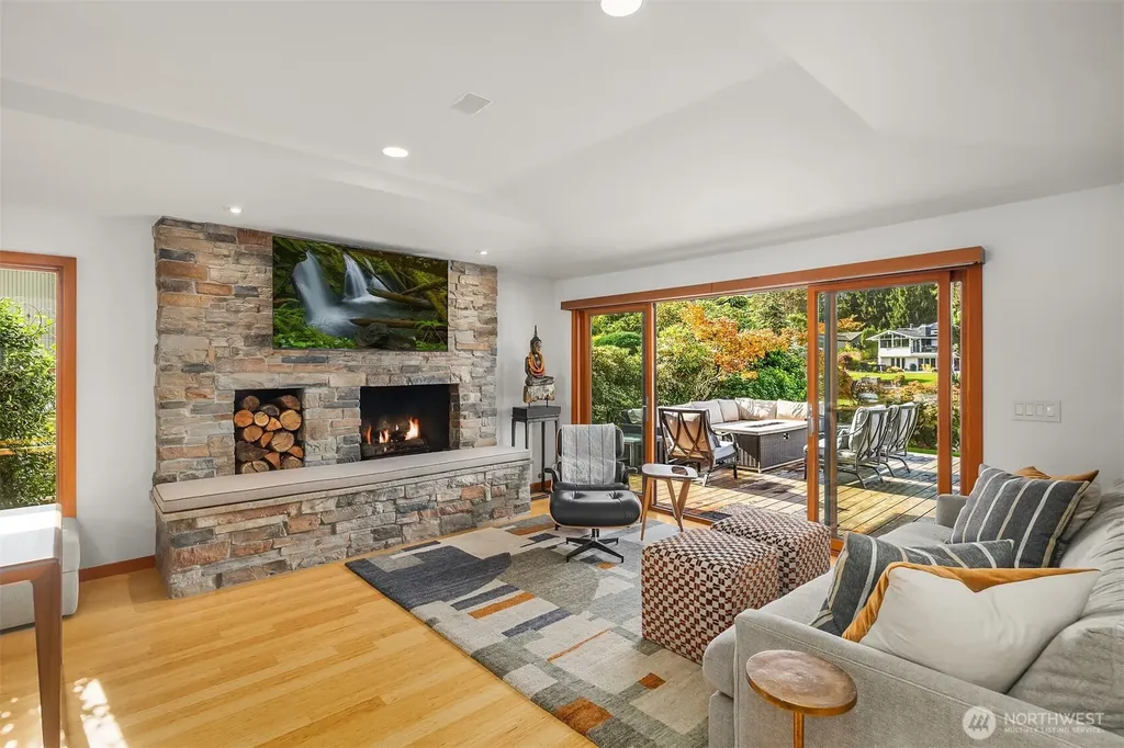 3033 Fairweather Place Hunts Point WA 98004