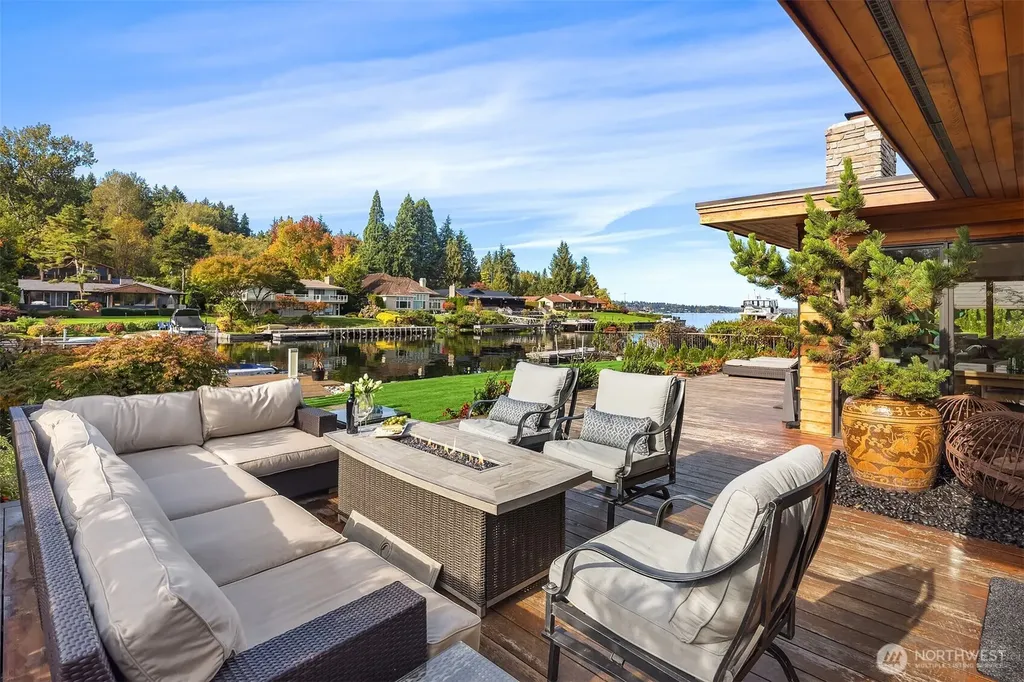 3033 Fairweather Place Hunts Point WA 98004