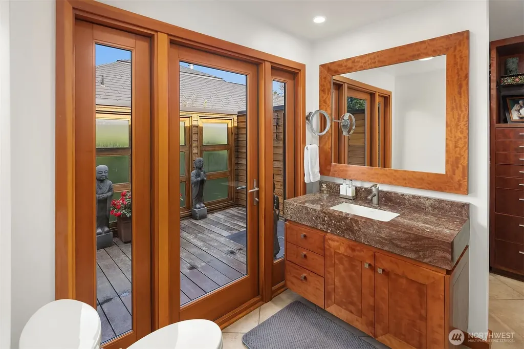 3033 Fairweather Place Hunts Point WA 98004
