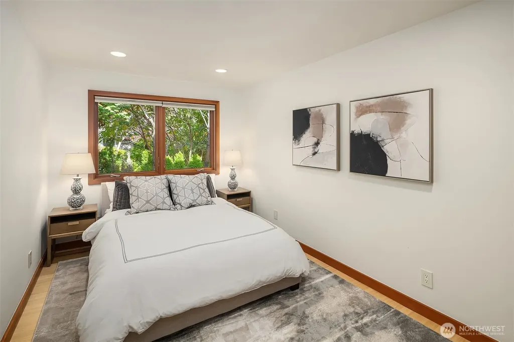 3033 Fairweather Place Hunts Point WA 98004