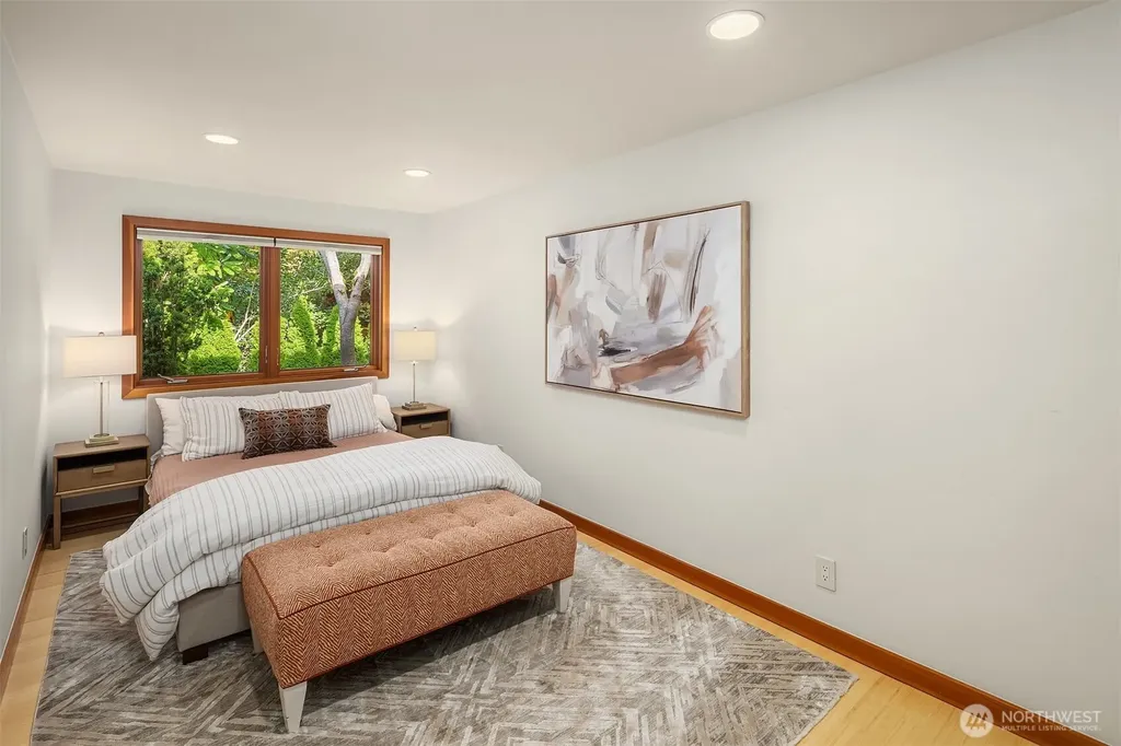 3033 Fairweather Place Hunts Point WA 98004