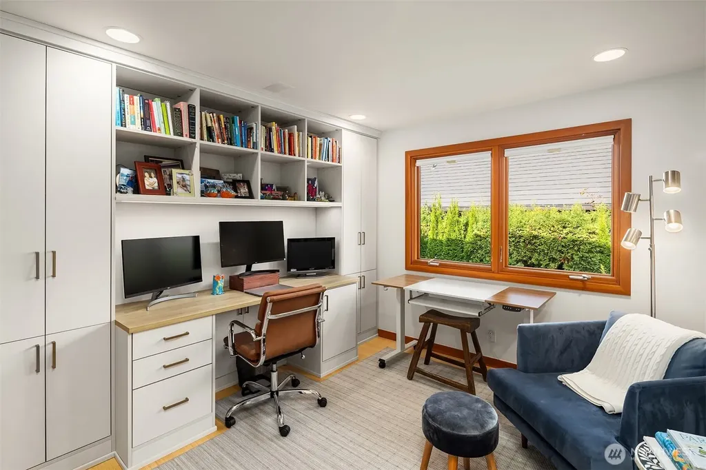3033 Fairweather Place Hunts Point WA 98004