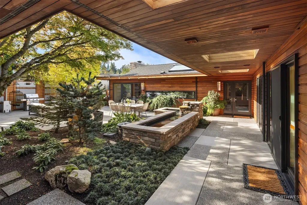 3033 Fairweather Place Hunts Point WA 98004