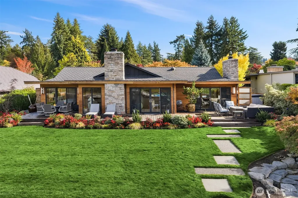 3033 Fairweather Place Hunts Point WA 98004