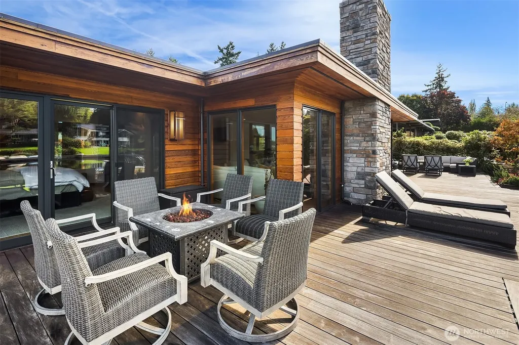 3033 Fairweather Place Hunts Point WA 98004