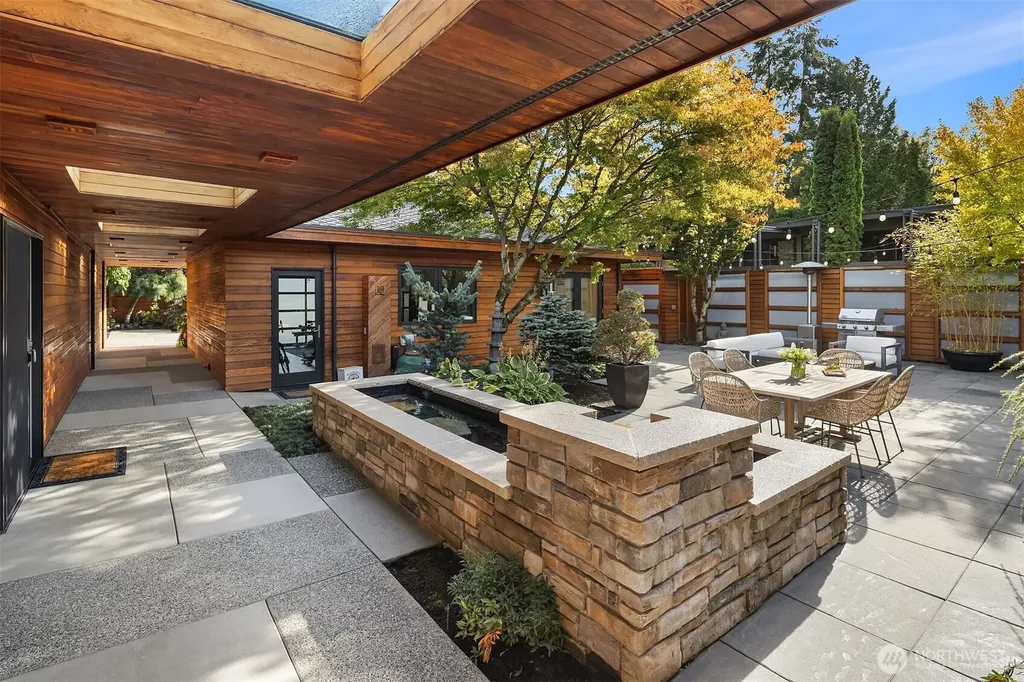 3033 Fairweather Place Hunts Point WA 98004