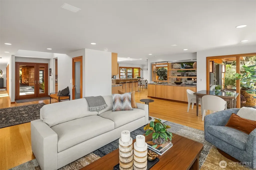 3033 Fairweather Place Hunts Point WA 98004