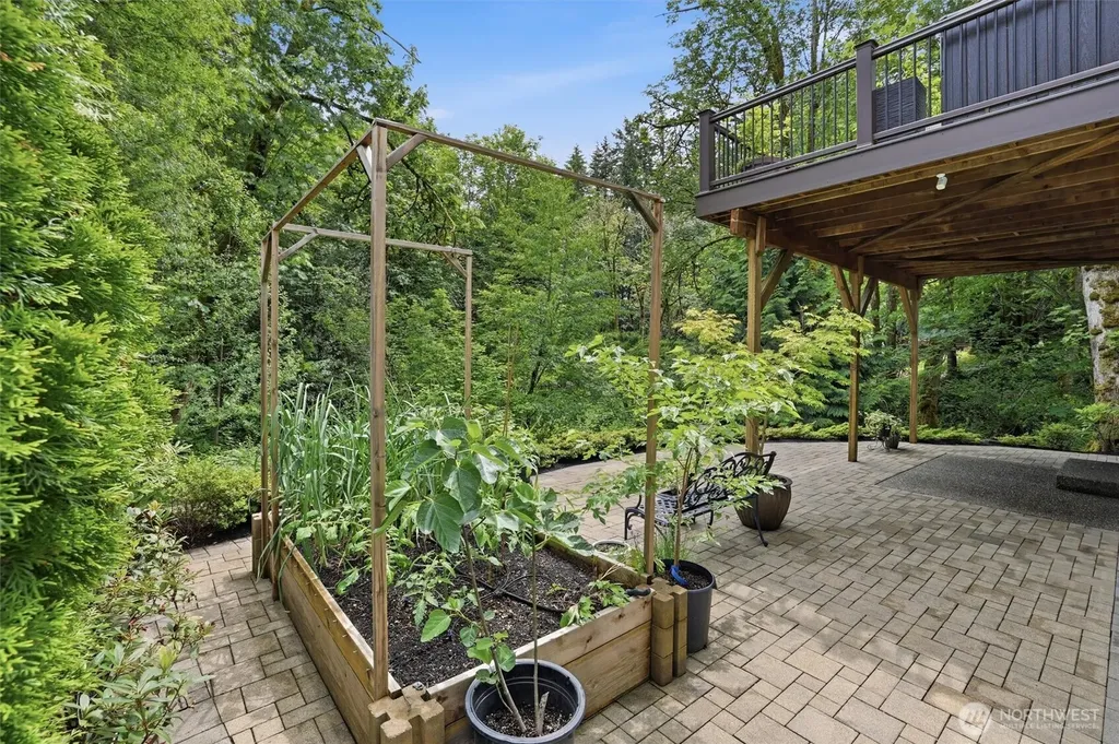 15324 128th Avenue NE Woodinville WA 98072