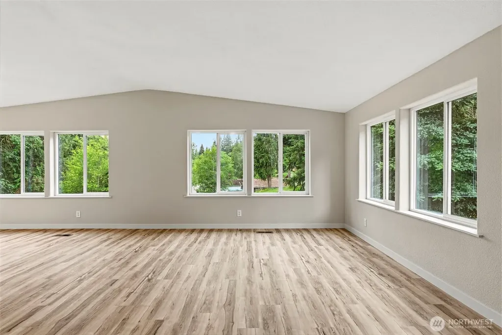 221 Parker Place Kelso WA 98611