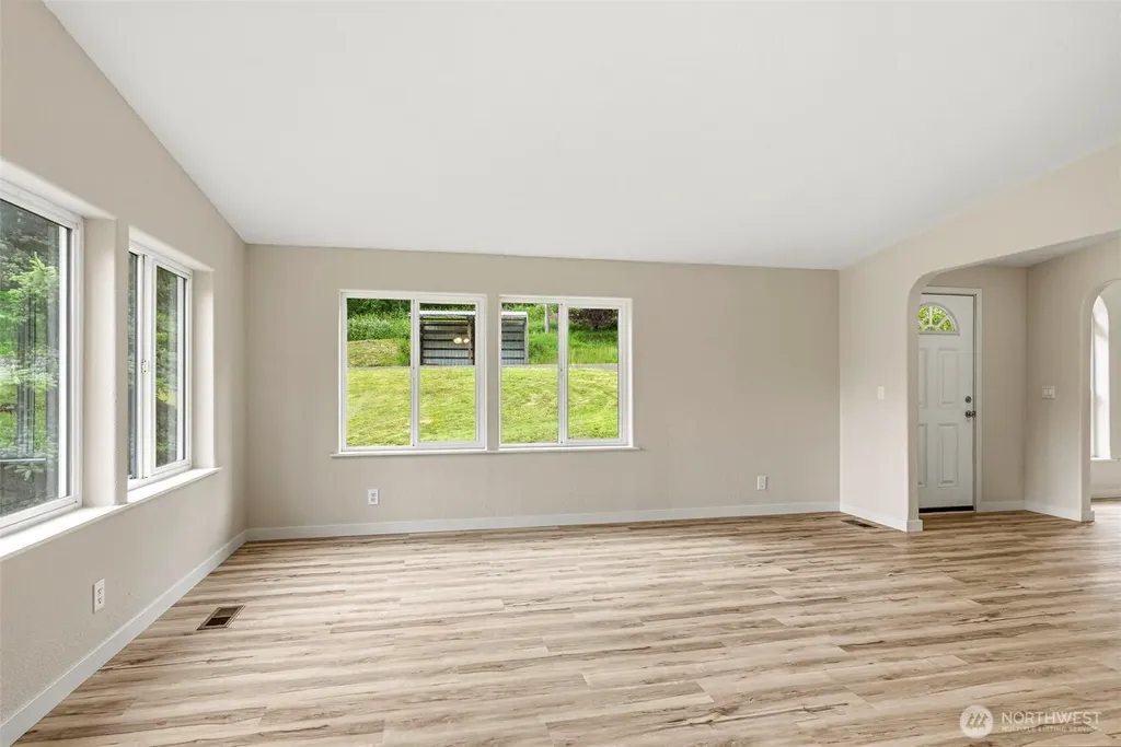 221 Parker Place Kelso WA 98611