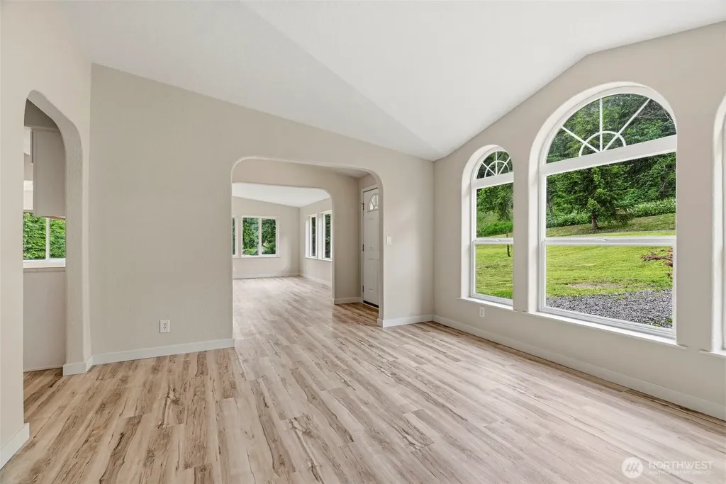 221 Parker Place Kelso WA 98611