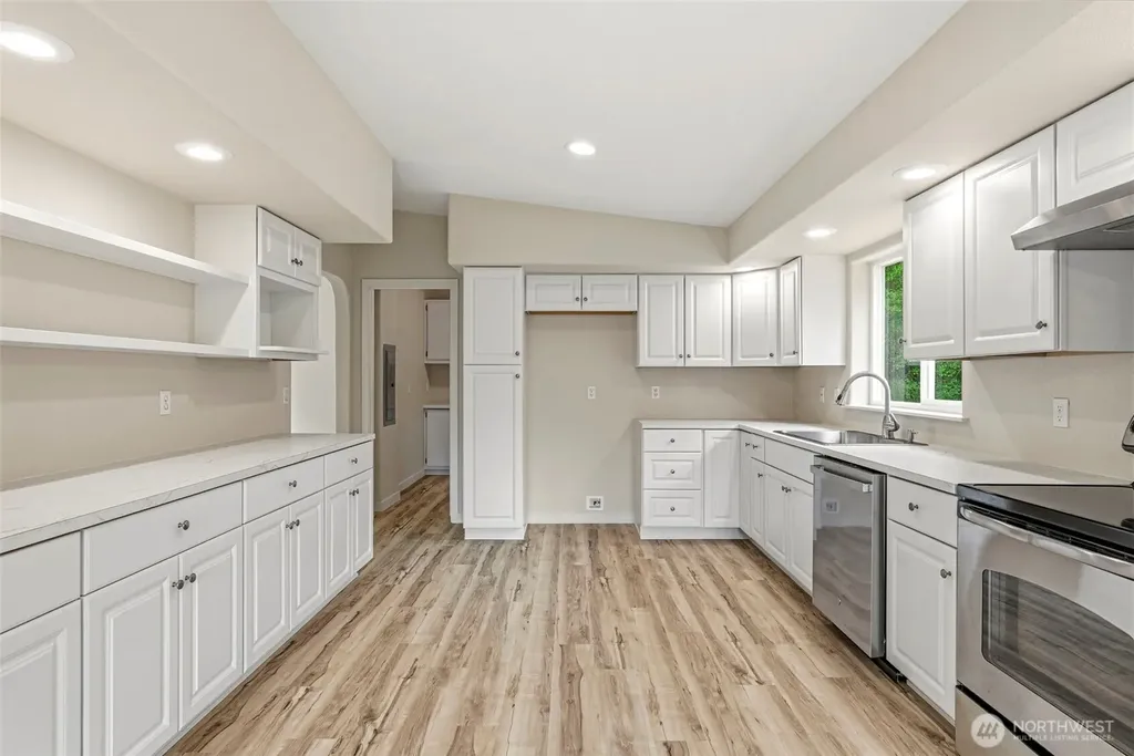 221 Parker Place Kelso WA 98611