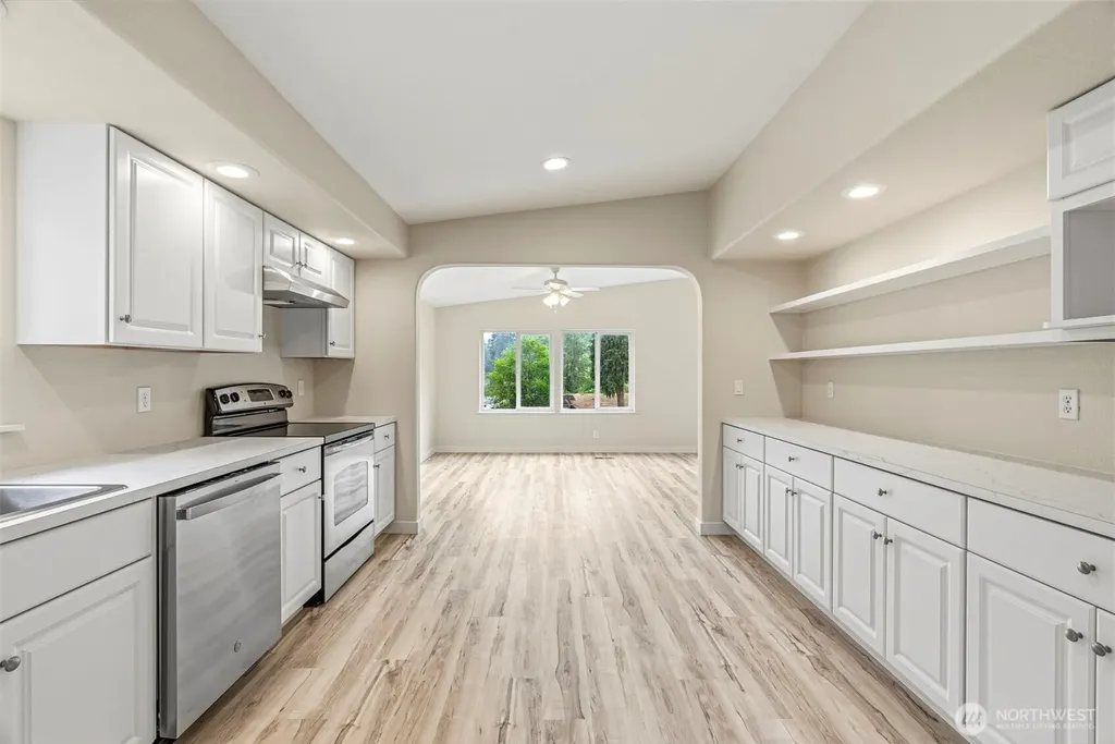 221 Parker Place Kelso WA 98611