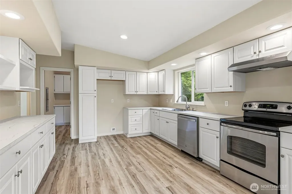 221 Parker Place Kelso WA 98611