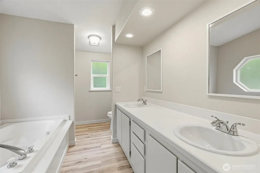 221 Parker Place Kelso WA 98611