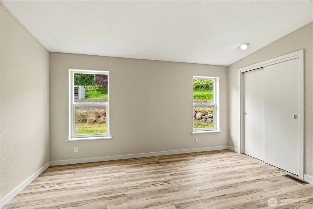 221 Parker Place Kelso WA 98611