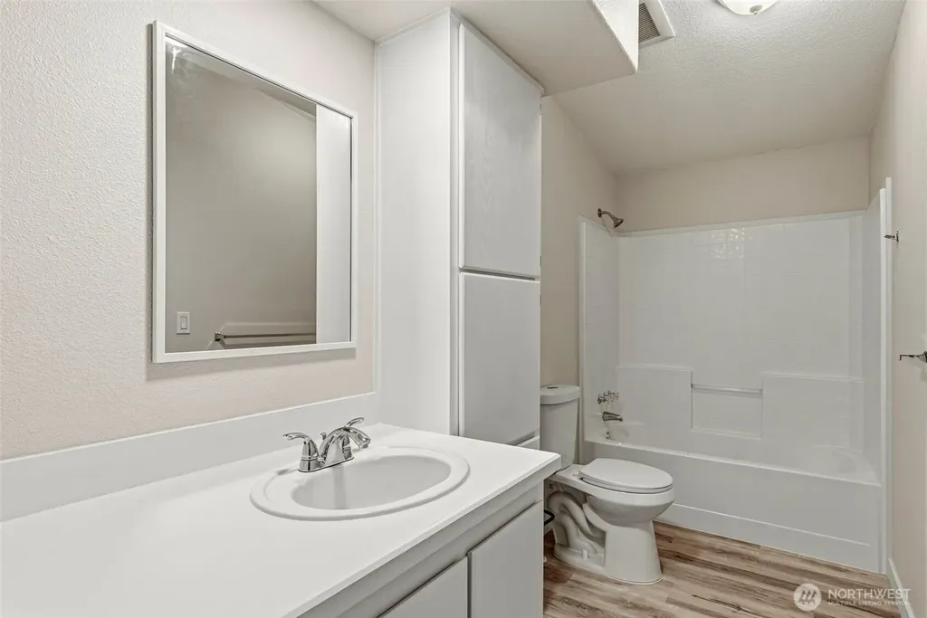 221 Parker Place Kelso WA 98611