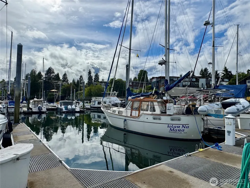 141 Parfitt Way SW Bainbridge Island WA 98110