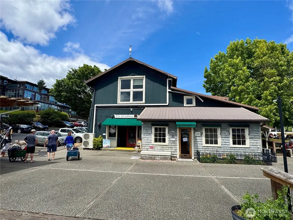 141 Parfitt Way SW Bainbridge Island WA 98110