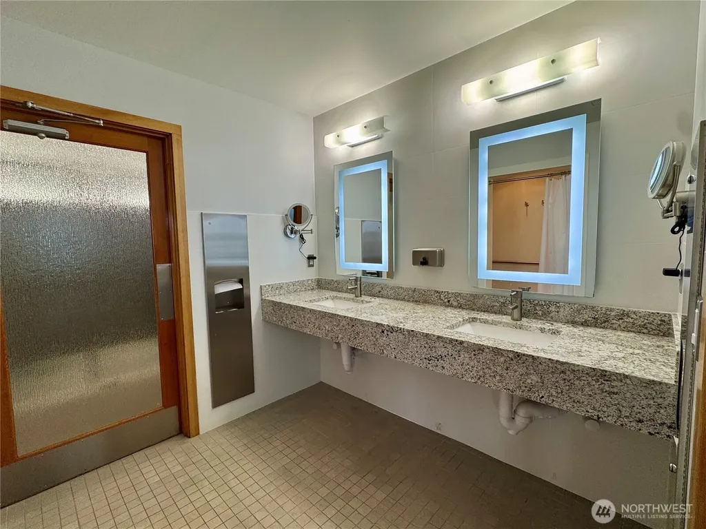 141 Parfitt Way SW Bainbridge Island WA 98110
