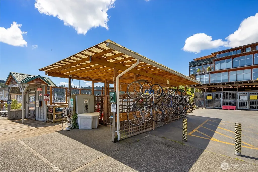 141 Parfitt Way SW Bainbridge Island WA 98110