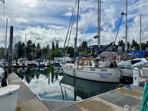 141 Parfitt Way SW Bainbridge Island WA 98110