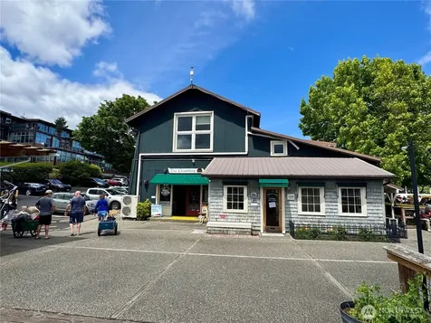 141 Parfitt Way SW Bainbridge Island WA 98110