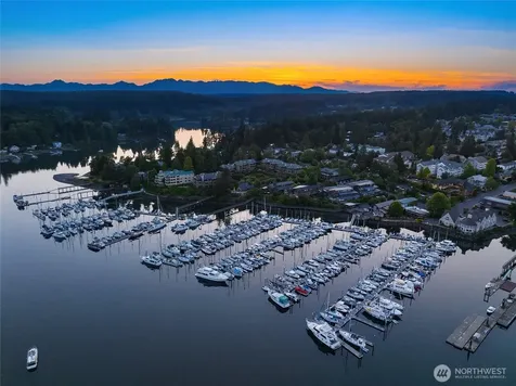 141 Parfitt Way SW Bainbridge Island WA 98110