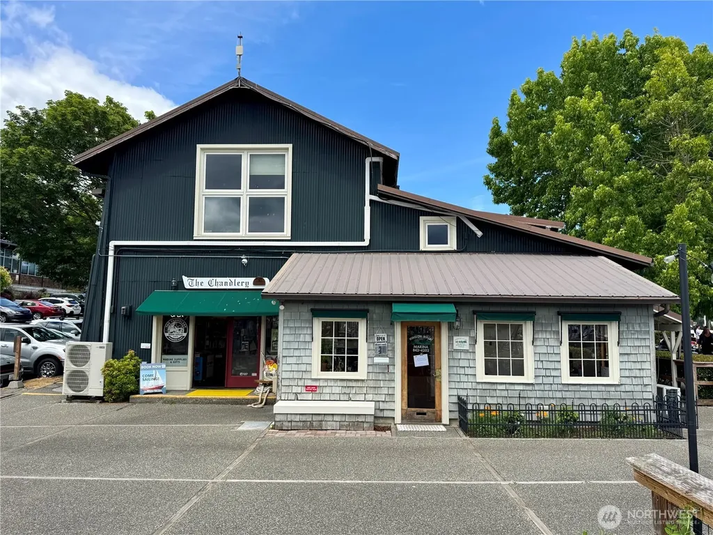 141 Parfitt Way SW Bainbridge Island WA 98110