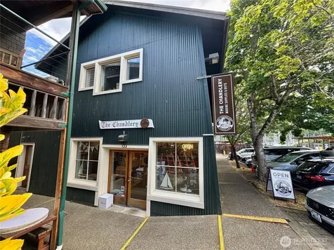 141 Parfitt Way SW Bainbridge Island WA 98110