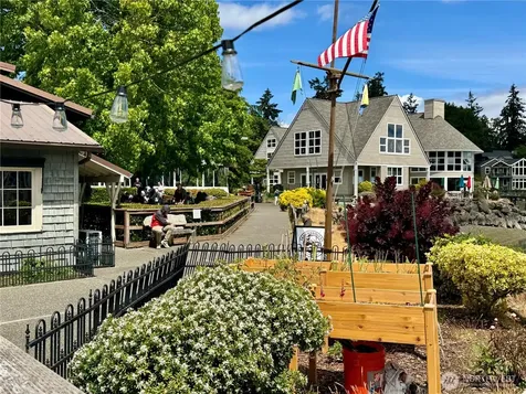 141 Parfitt Way SW Bainbridge Island WA 98110