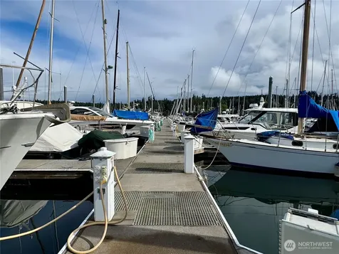 141 Parfitt Way SW Bainbridge Island WA 98110