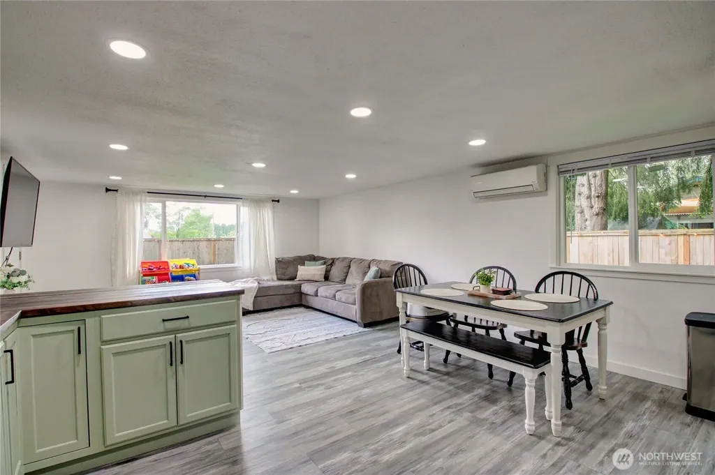 8892 Peavey Road Sedro Woolley WA 98284