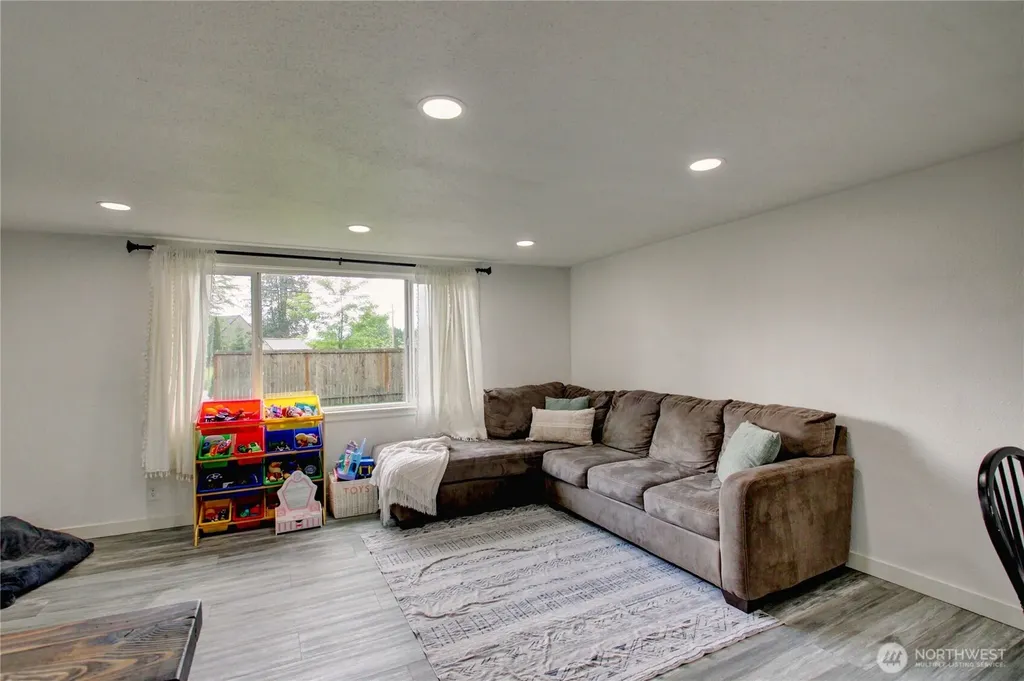 8892 Peavey Road Sedro Woolley WA 98284