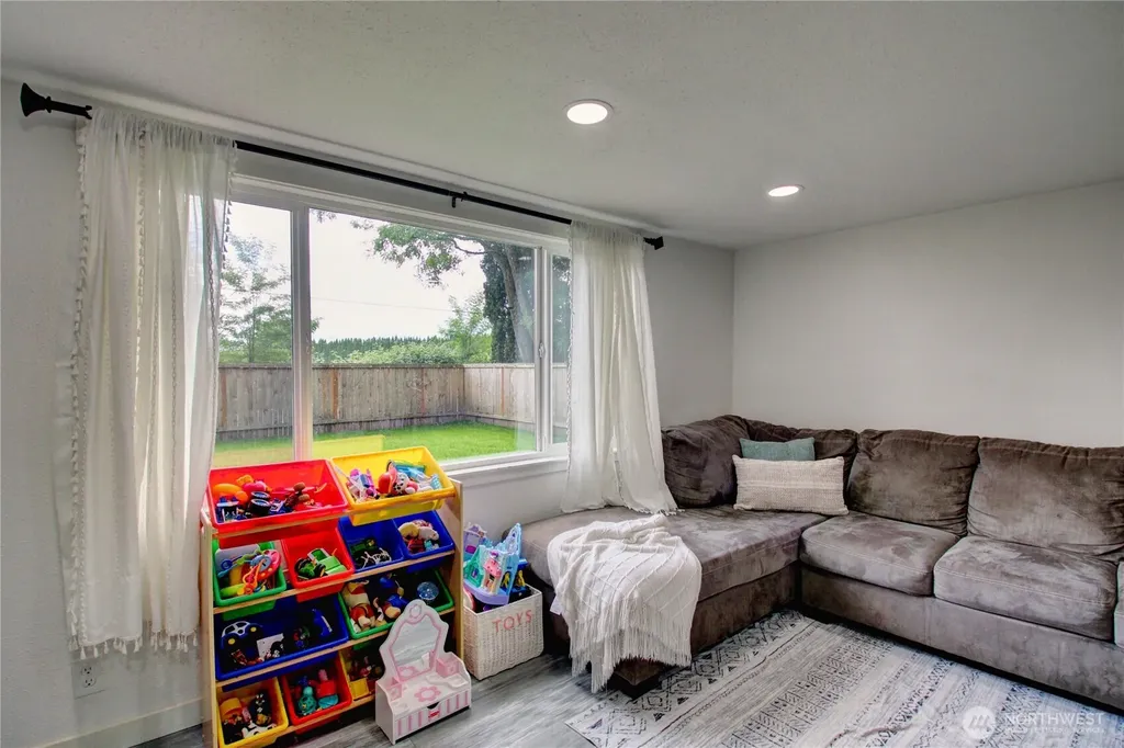 8892 Peavey Road Sedro Woolley WA 98284