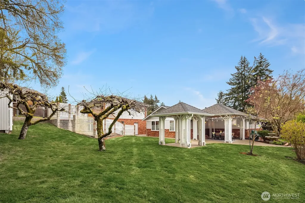 405 240th Street SW Bothell WA 98021