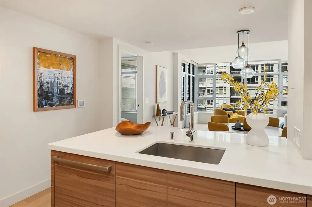 588 Bell Street Seattle WA 98121