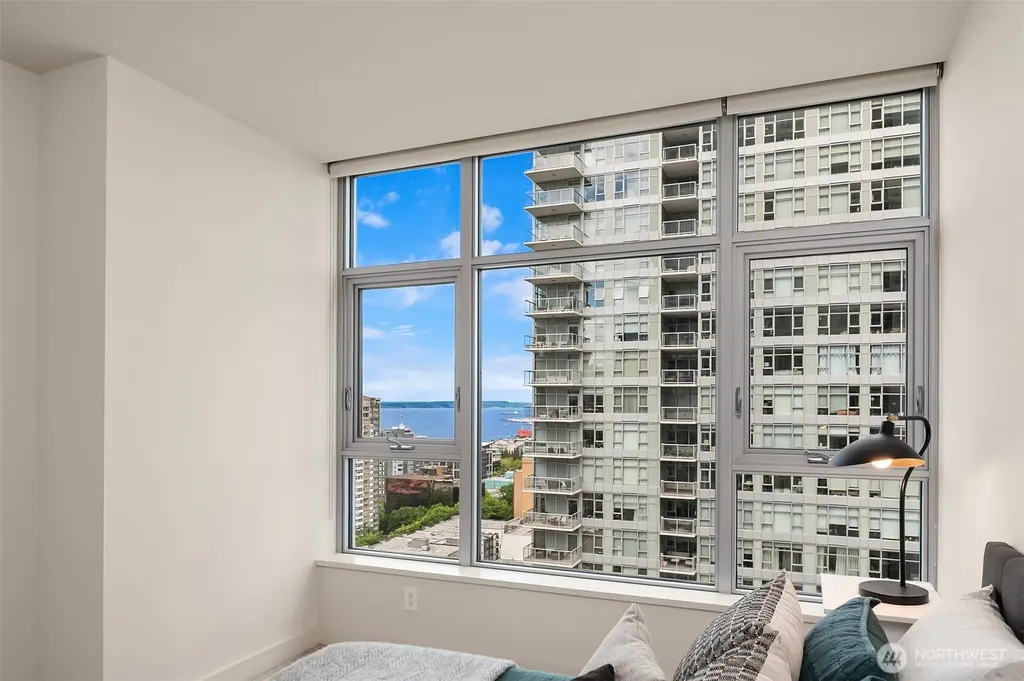 588 Bell Street Seattle WA 98121