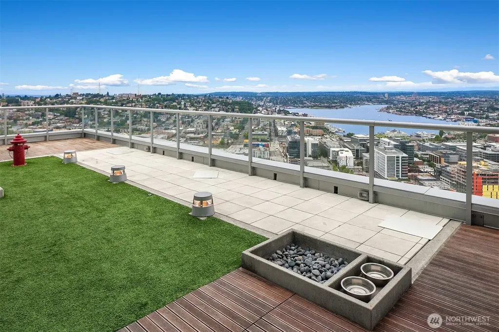 588 Bell Street Seattle WA 98121