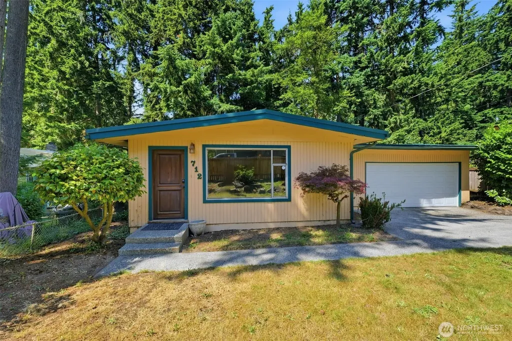 712 NE 198th Street Shoreline WA 98155