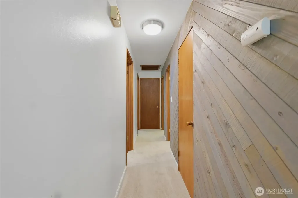 712 NE 198th Street Shoreline WA 98155