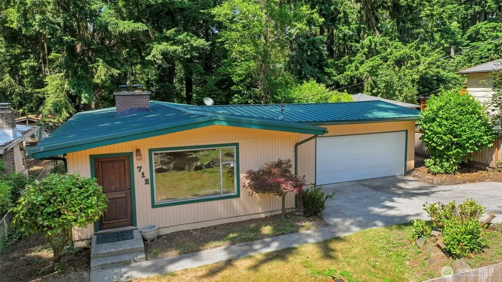 712 NE 198th Street Shoreline WA 98155