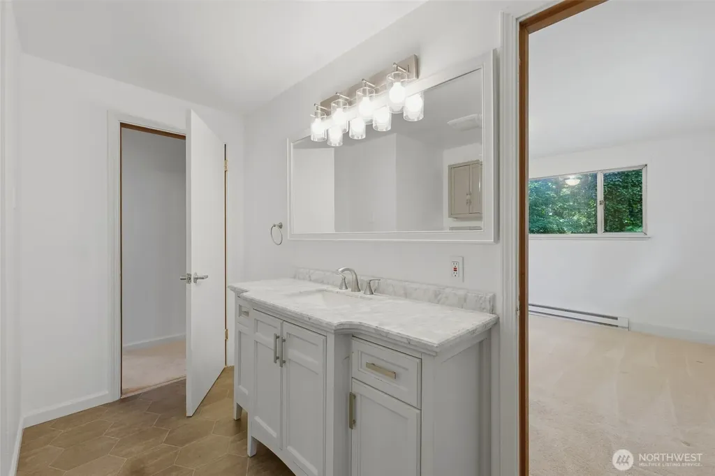 712 NE 198th Street Shoreline WA 98155
