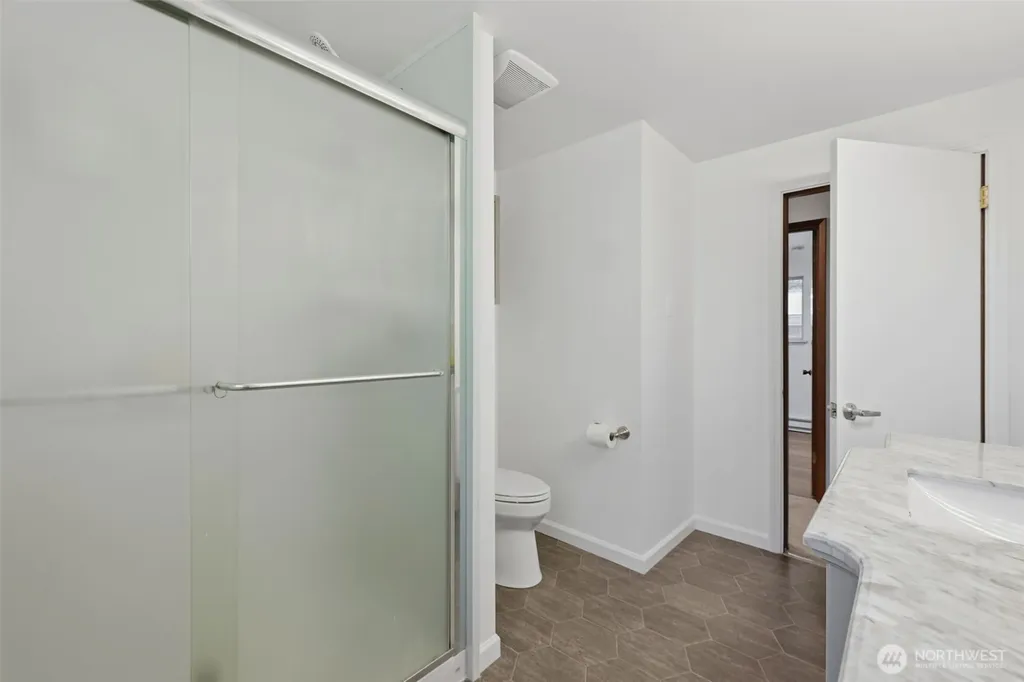 712 NE 198th Street Shoreline WA 98155