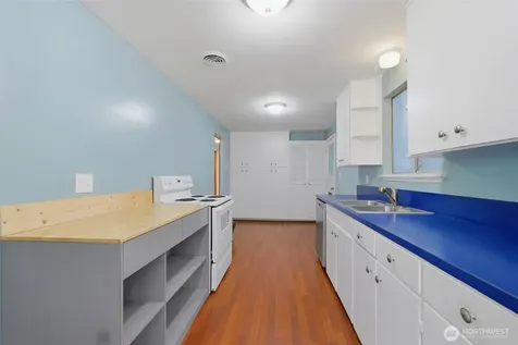 712 NE 198th Street Shoreline WA 98155
