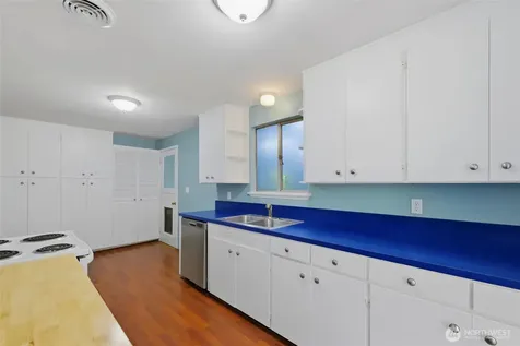 712 NE 198th Street Shoreline WA 98155