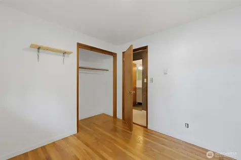 712 NE 198th Street Shoreline WA 98155