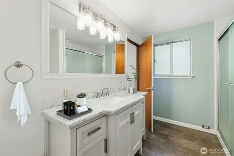 712 NE 198th Street Shoreline WA 98155
