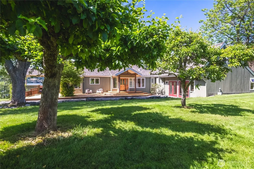 6067 S Campbell Lake Road Anacortes WA 98221